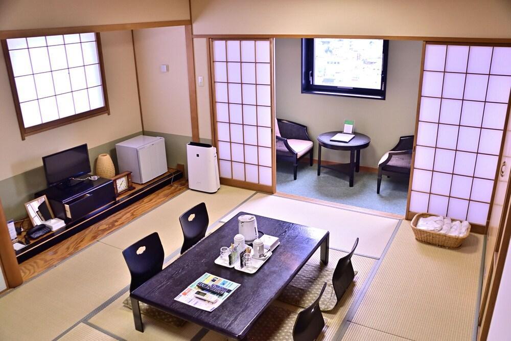 Takasaki Urban Hotel Екстериор снимка